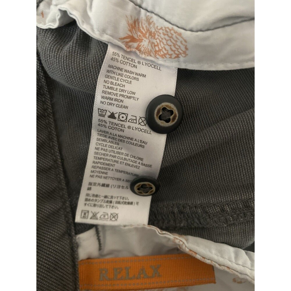Tommy Bahama Men's Cargo Shorts, Relaxed Fit.  Size 36